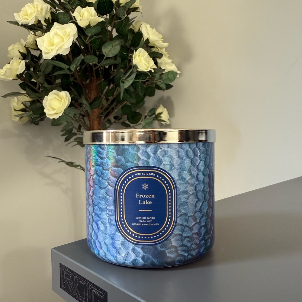 BBW Frozen Lake White Barn Bath & Body Works 3 Wick Candle